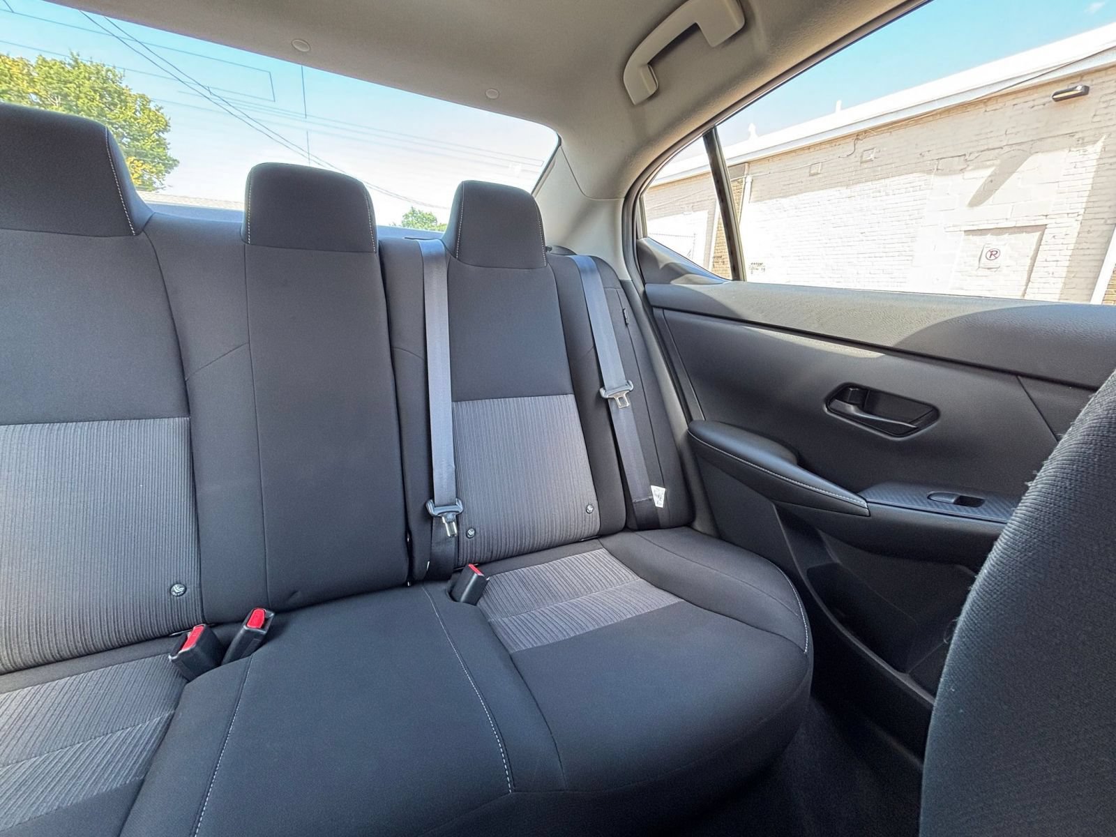 Used 2025 Nissan Sentra SV FWD image 30