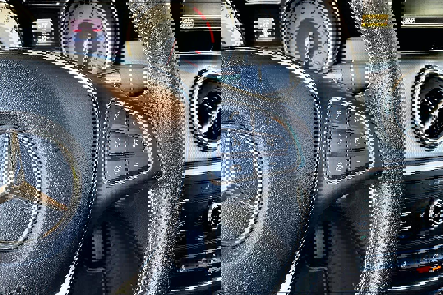 Used 2016 Mercedes-Benz GLA 250 image 25