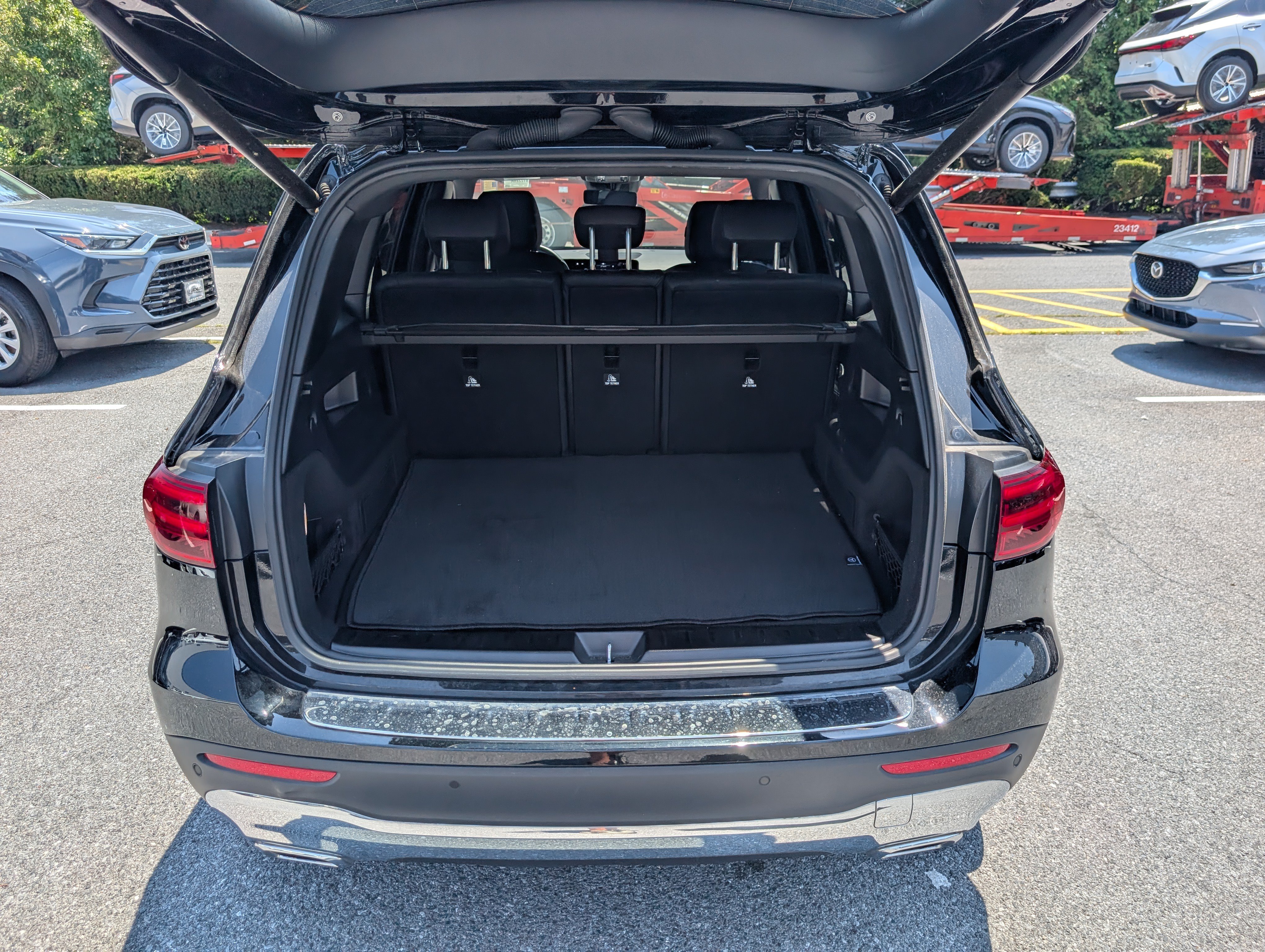 Used 2024 Mercedes-Benz GLB 250 4MATIC image 12