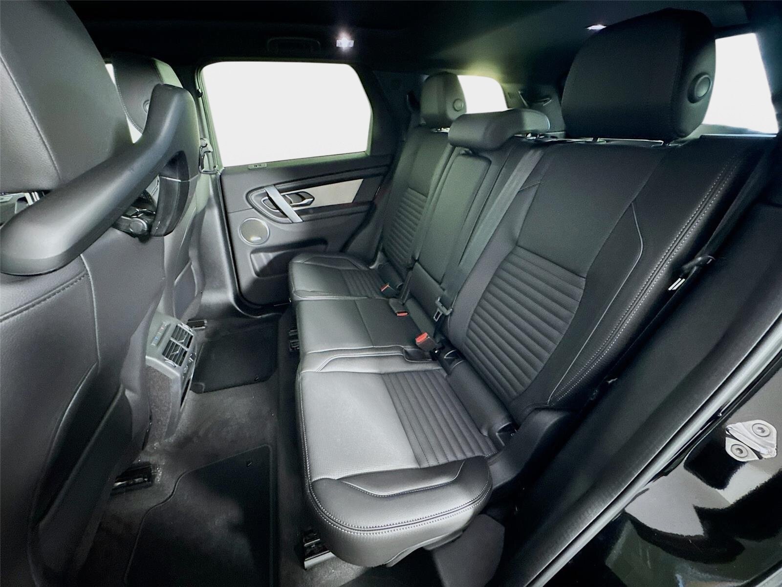 New 2026 Land Rover Discovery Sport Landmark AWD/4WD image 24