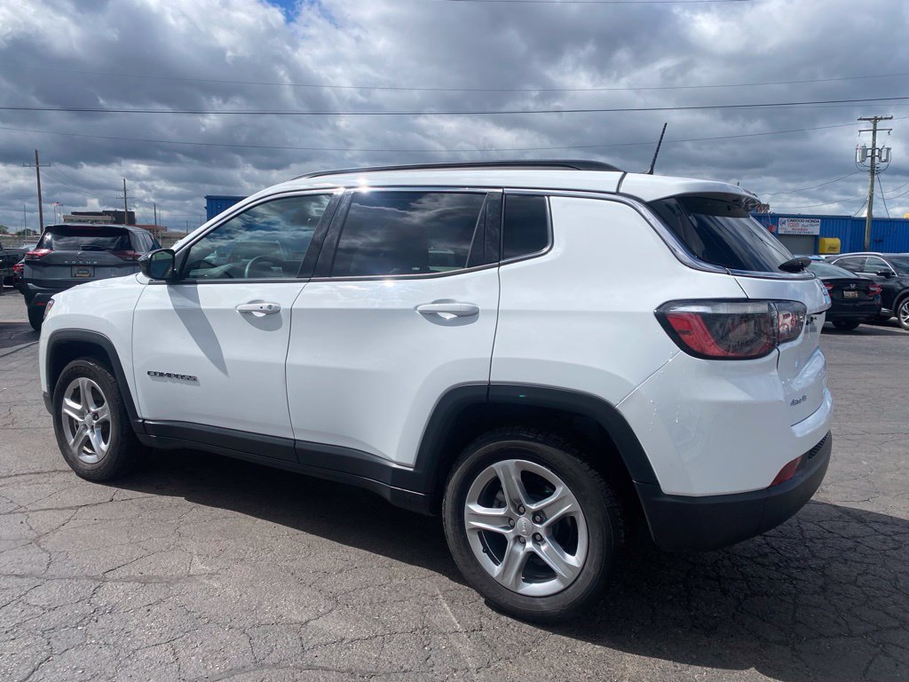 Used 2024 Jeep Compass Latitude AWD/4WD image 6