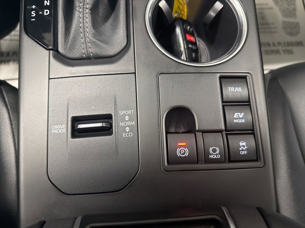 Used 2024 Toyota Highlander XLE image 31
