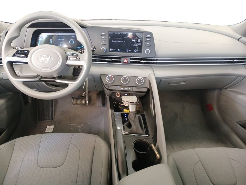 New 2026 Hyundai Elantra SE FWD image 10