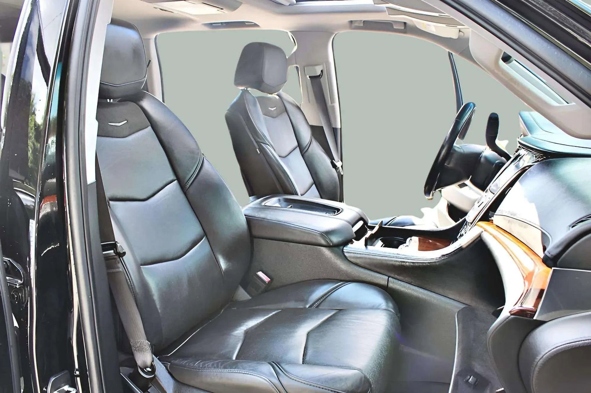 Used 2015 Cadillac Escalade ESV Premium image 25