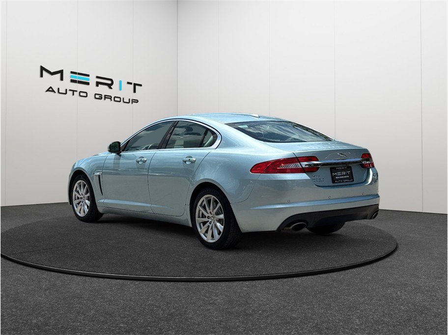 Used 2012 Jaguar XF RWD image 7