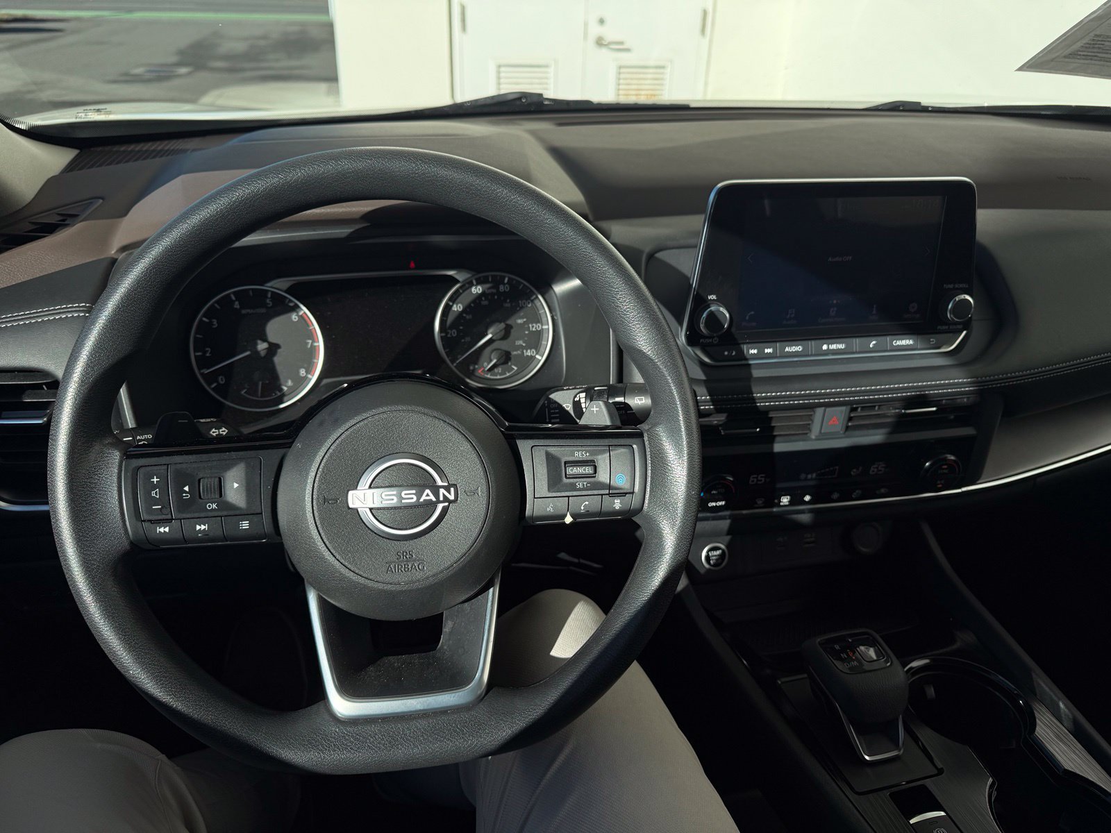 Used 2023 Nissan Rogue SV FWD image 12