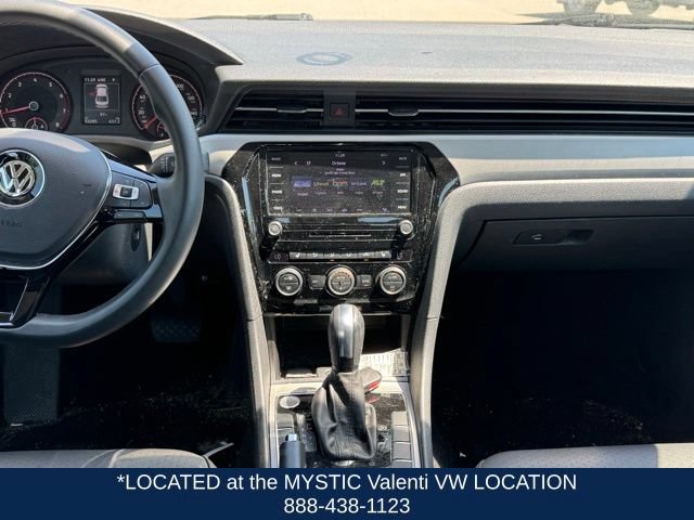 Certified 2022 Volkswagen Passat 2.0T SE FWD image 15