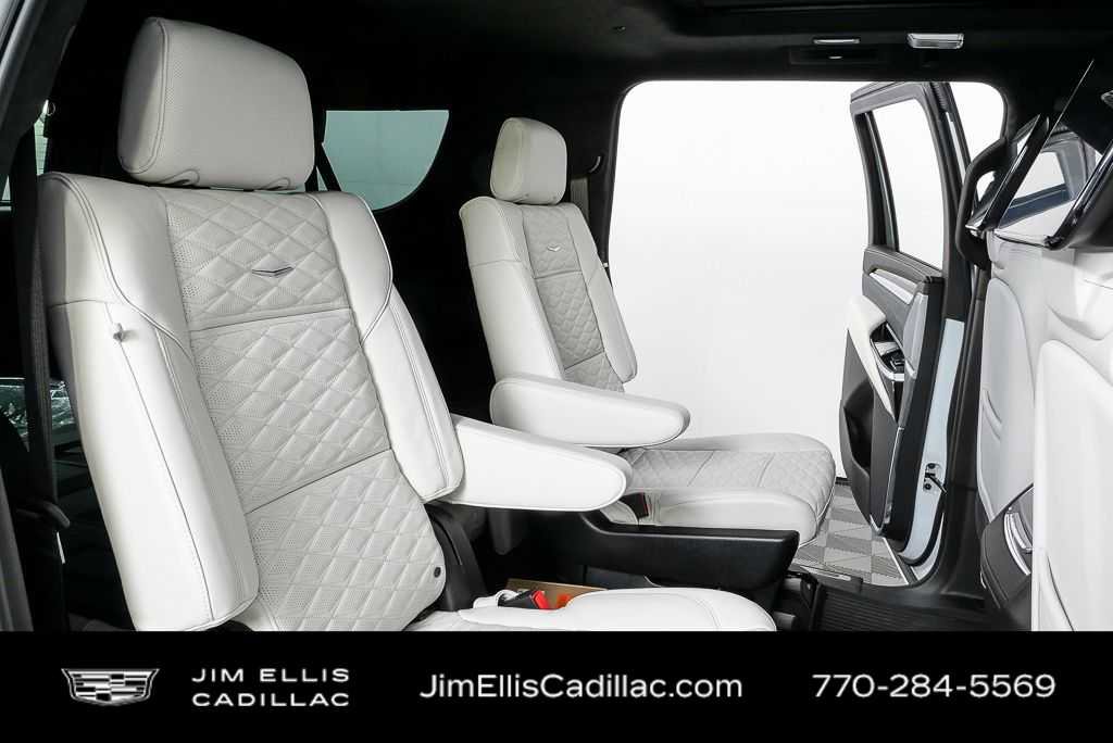 Certified 2026 Cadillac Escalade ESV Platinum Sport w/ LPO, ONYX Package AWD/4WD image 23