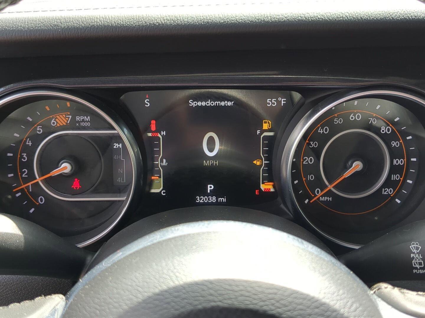 Used 2023 Jeep Wrangler Unlimited Sahara AWD/4WD image 13