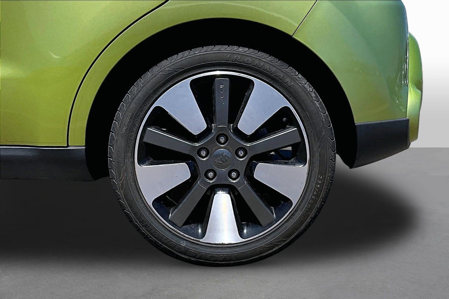 Used 2015 Kia Soul ! FWD image 6