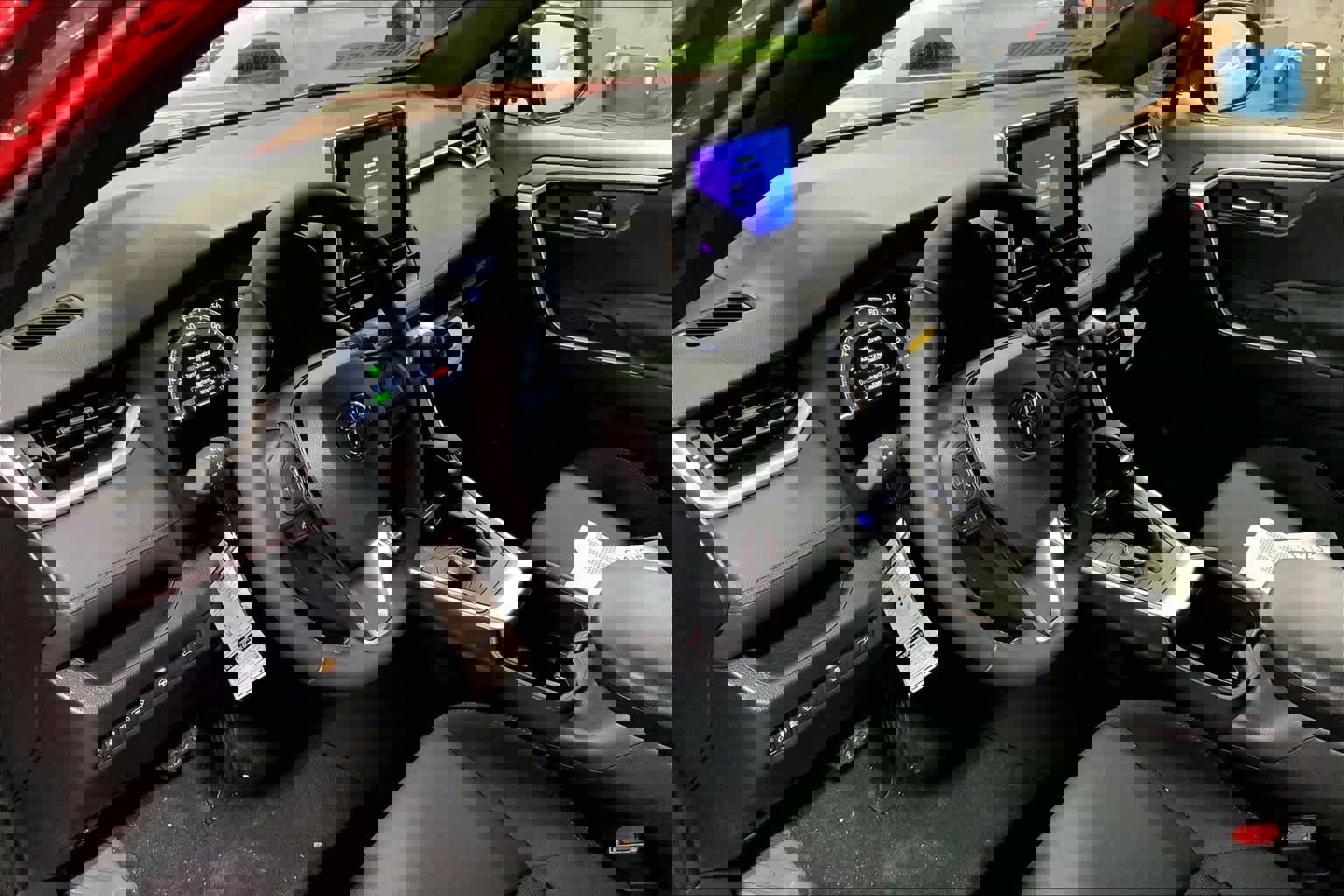 New 2025 Toyota RAV4 SE image 8