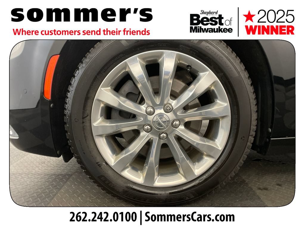 Used 2019 Chrysler 300 Limited w/ Safetytec Plus Group AWD/4WD image 25