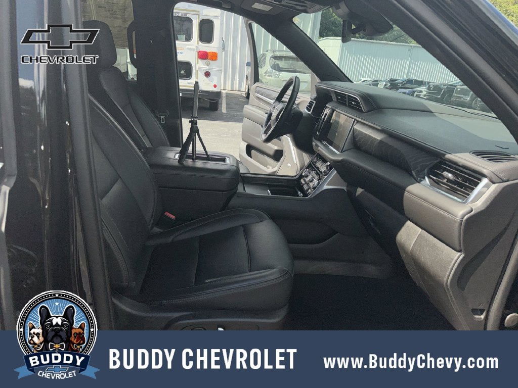 Used 2023 GMC Yukon XL Denali AWD/4WD image 32