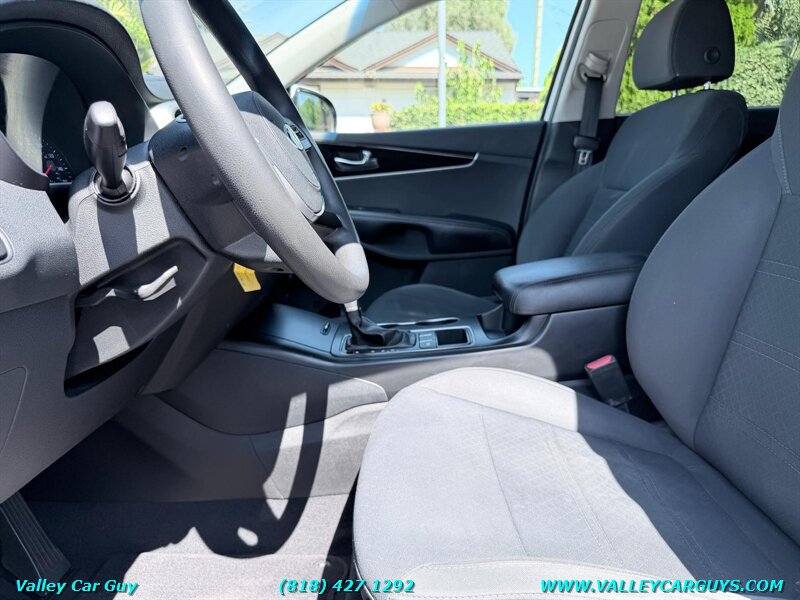 Used 2019 Kia Sorento FWD image 10