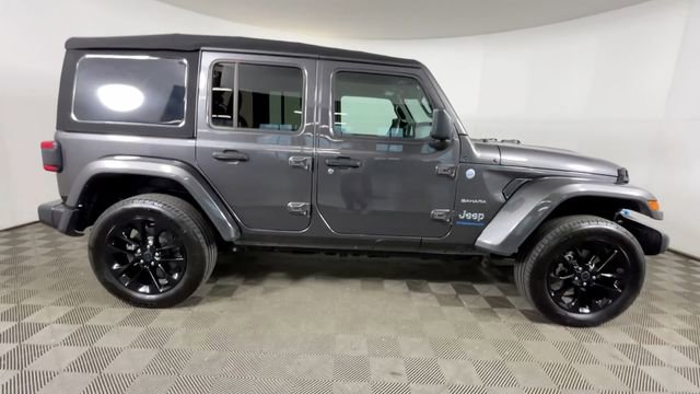 Used 2024 Jeep Wrangler Unlimited Sahara w/ Technology Group AWD/4WD image 3
