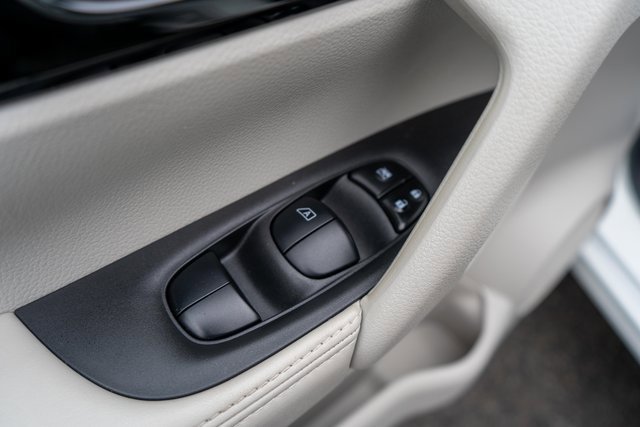 Used 2022 Nissan Rogue Sport SL w/ Premium Package image 21