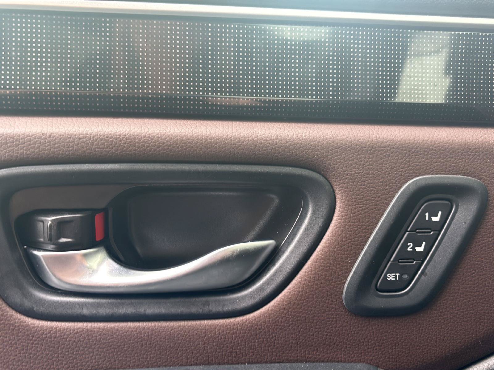 Used 2025 Honda Pilot Elite image 13