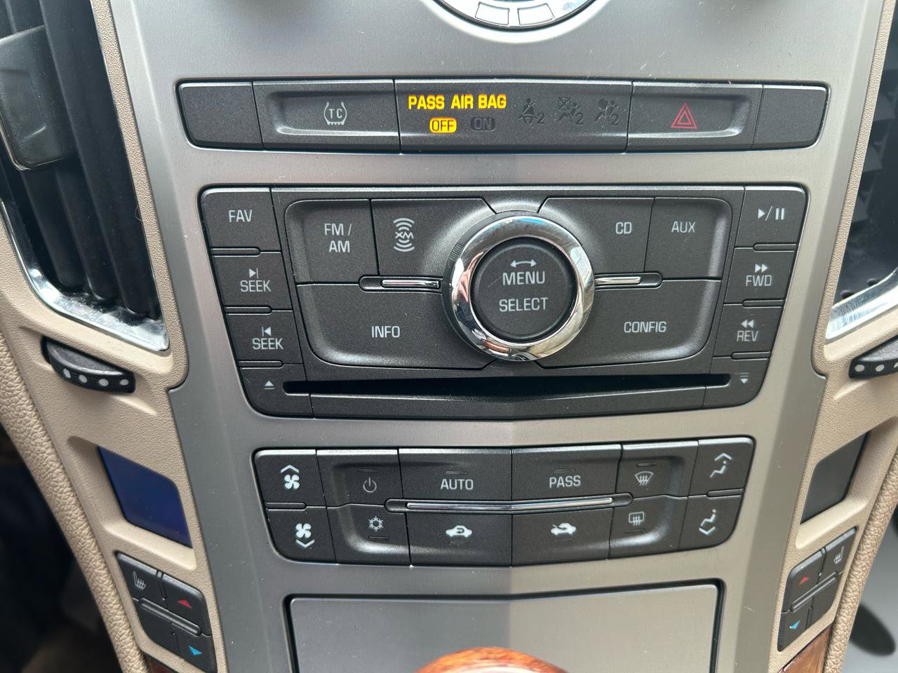 Used 2010 Cadillac CTS Luxury RWD image 22