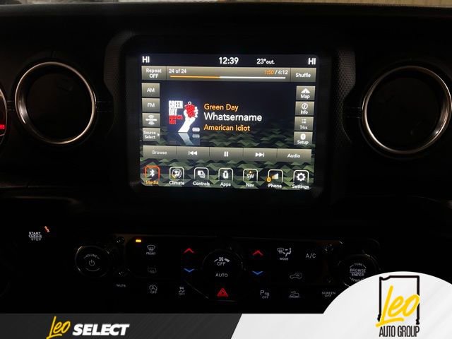 Used 2022 Jeep Wrangler Unlimited Sahara w/ Safety Group AWD/4WD image 16
