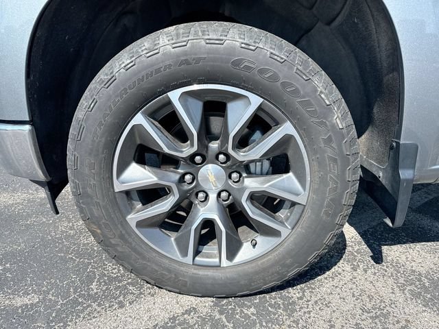 Used 2023 Chevrolet Silverado 1500 LT AWD/4WD image 10