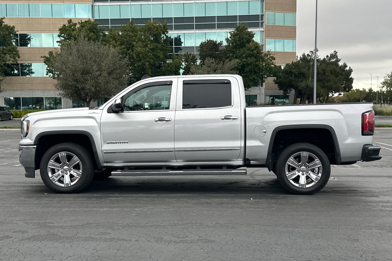 Used 2018 GMC Sierra 1500 SLT AWD/4WD image 7