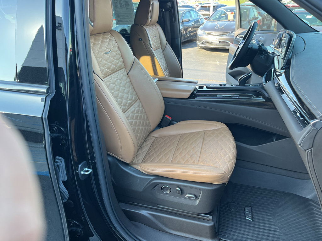 Used 2021 Cadillac Escalade ESV Sport w/ Driver Assist Tech Package AWD/4WD image 48