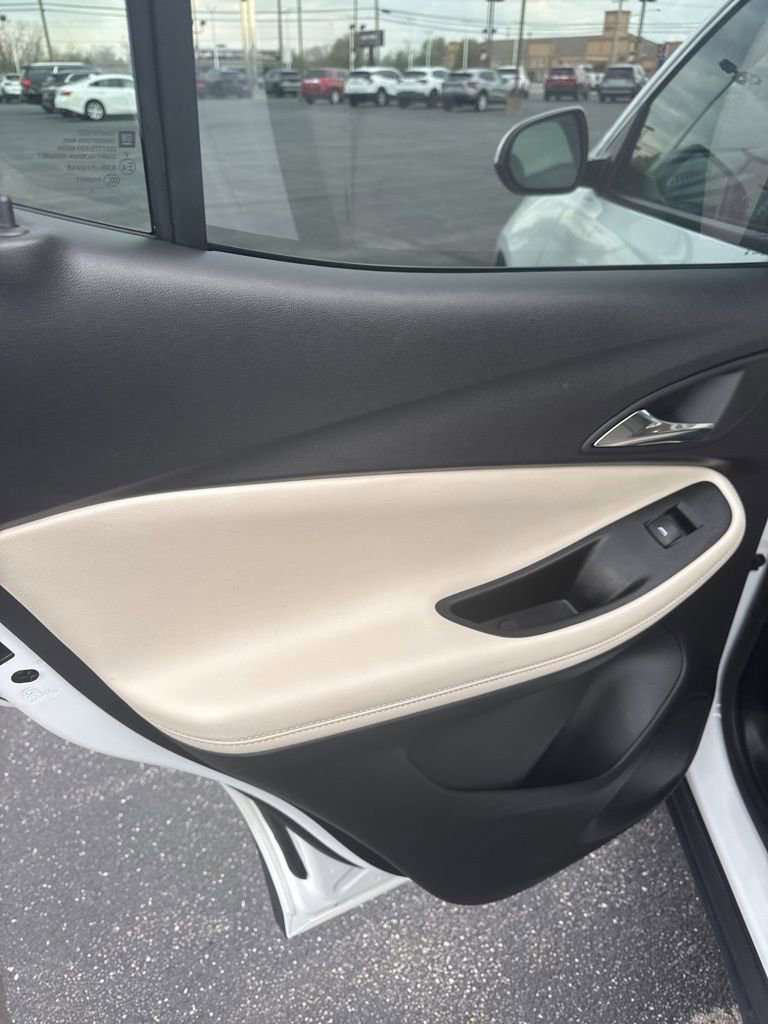 Used 2023 Buick Encore GX Select AWD/4WD image 41