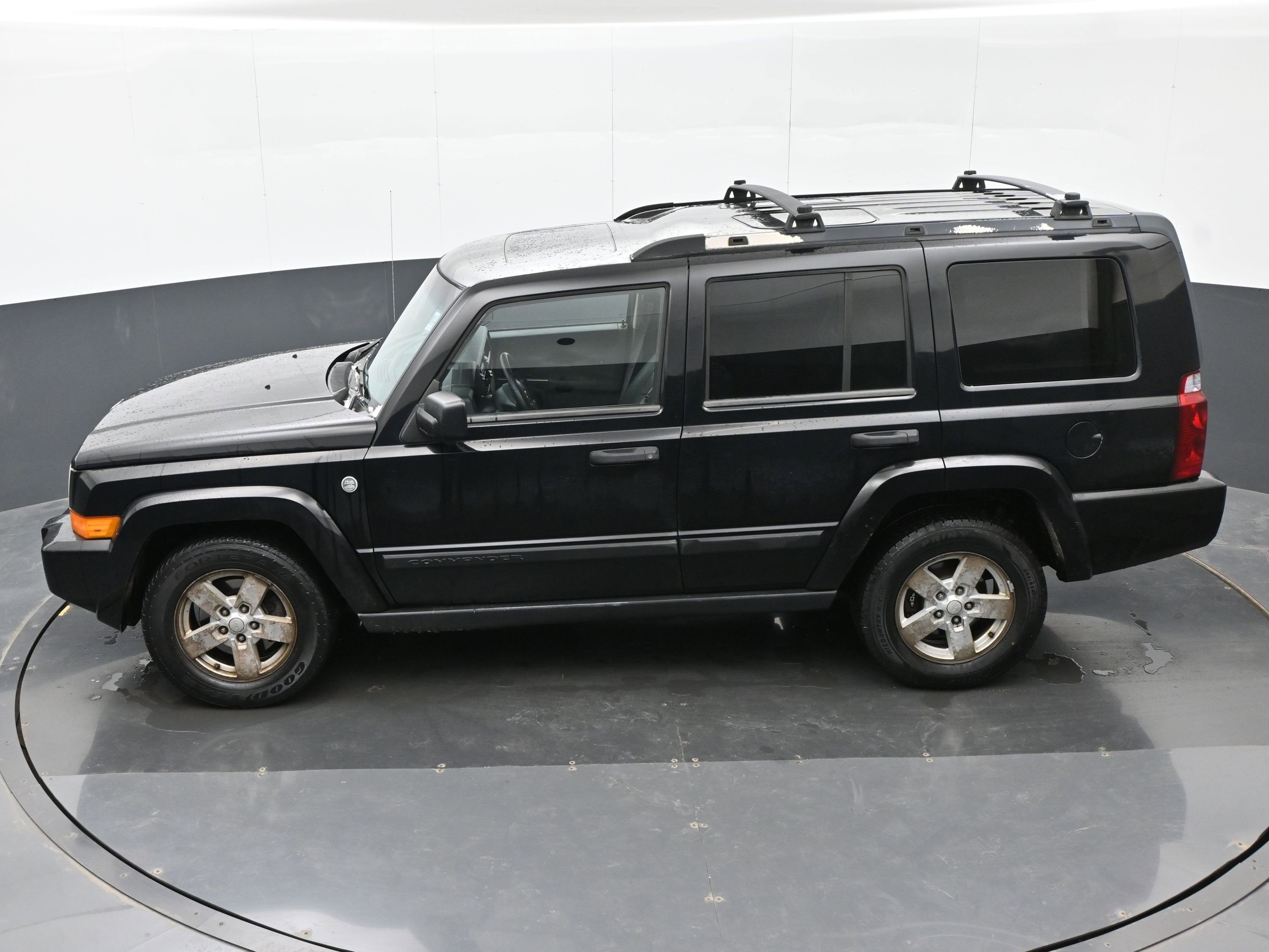 Used 2006 Jeep Commander 4WD image 36