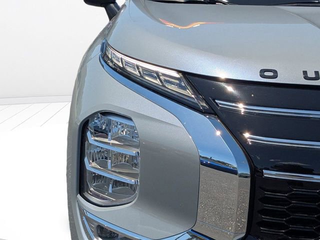 Used 2025 Mitsubishi Outlander SEL image 9