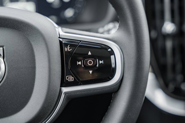 New 2026 Volvo XC90 B6 Plus w/ Protection Package Premier image 26