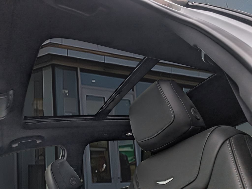 New 2025 Cadillac XT6 Luxury FWD image 15