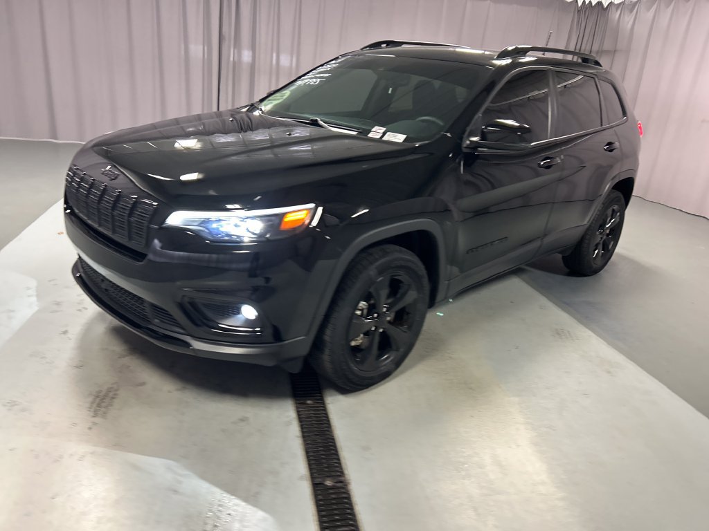 Used 2021 Jeep Cherokee Latitude Plus AWD/4WD image 3