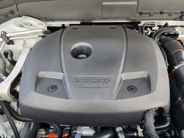 New 2026 Volvo XC90 T8 Plus AWD/4WD image 18