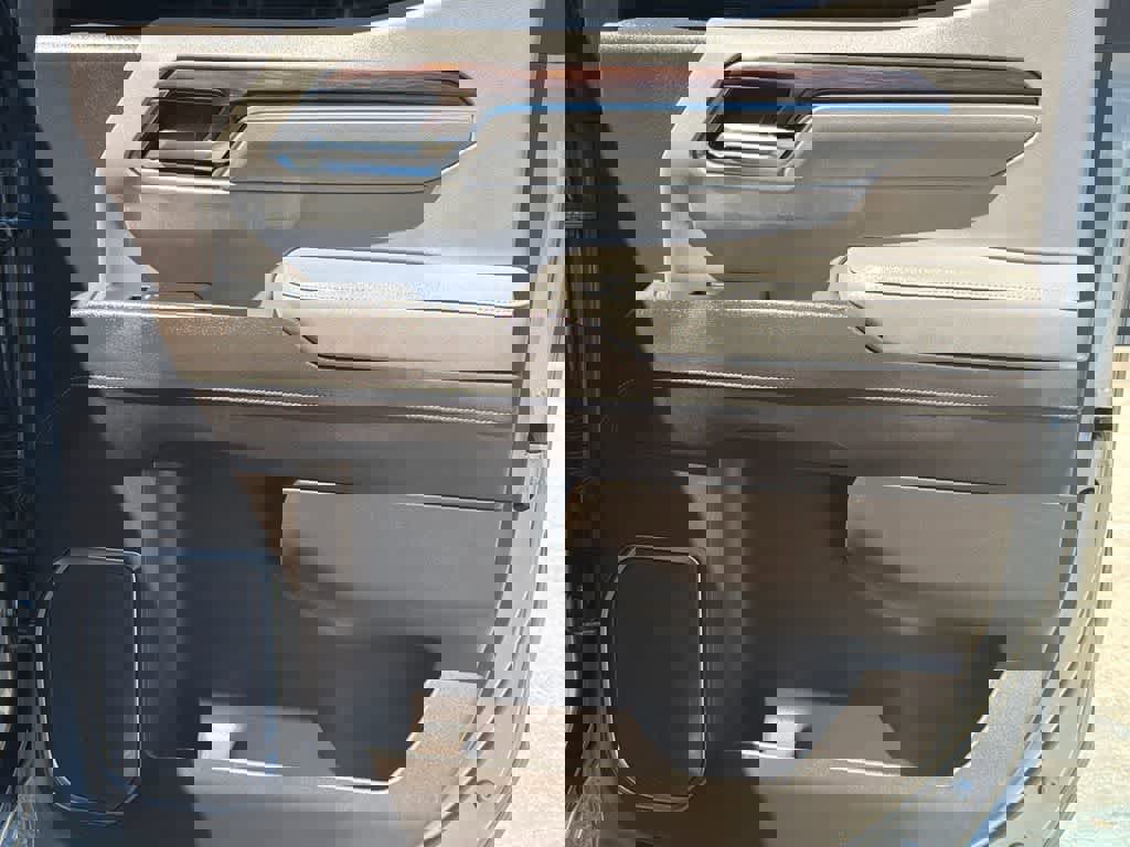 Used 2023 GMC Sierra 1500 SLT w/ SLT Premium Package image 15