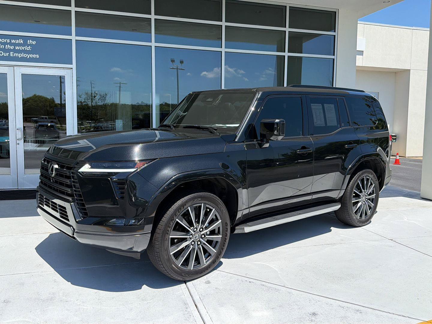 Certified 2025 Lexus GX 550 w/ Cold Area Package AWD/4WD image 2