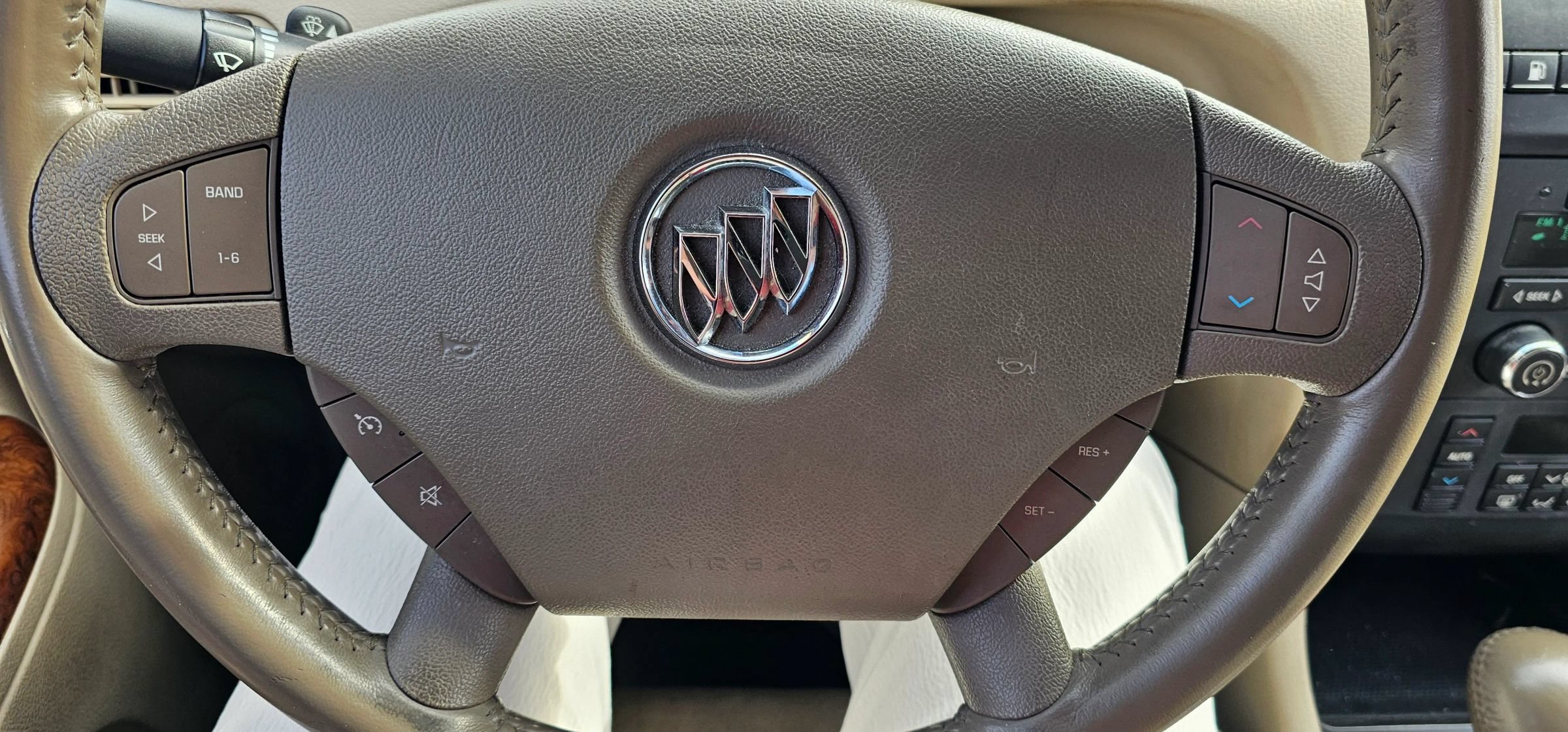 Used 2006 Buick LaCrosse CXL w/ Driver Confidence Package FWD image 15