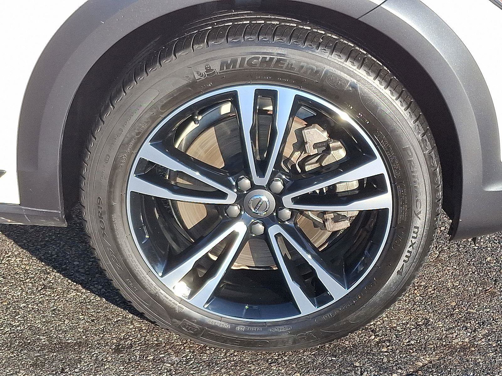 Used 2018 Volvo V90 T5 Cross Country w/ Convenience Package image 8