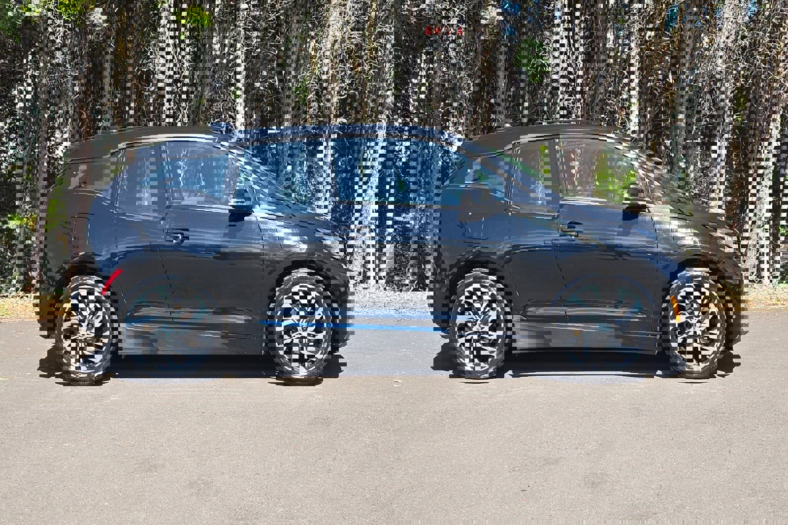 Used 2017 BMW i3 w/ Range Extender image 3