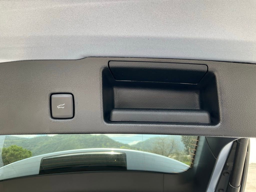 Used 2022 Ford Escape SEL w/ Technology Package image 17