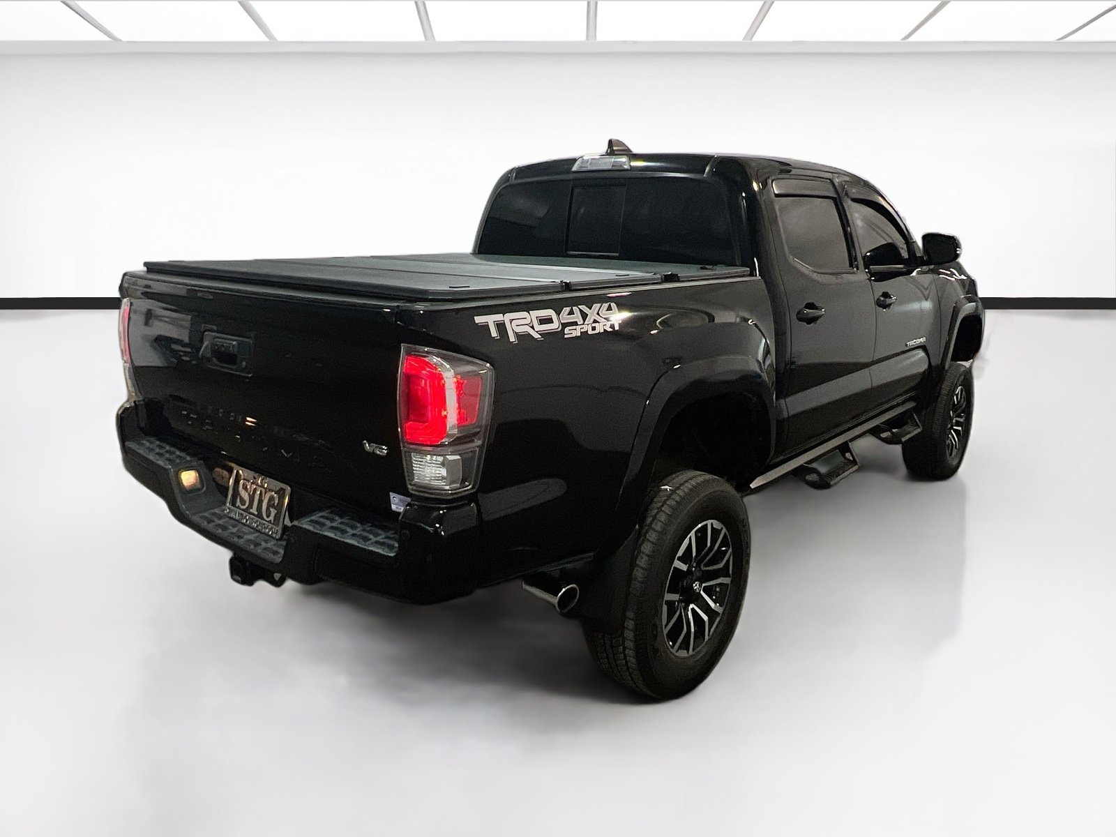 Used 2021 Toyota Tacoma TRD Sport w/ Technology Package AWD/4WD image 4