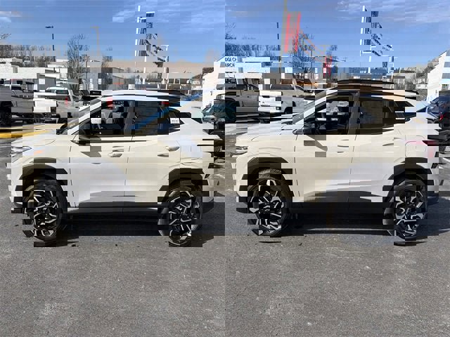 New 2026 Chevrolet Trax RS w/ Driver Confidence Package image 7