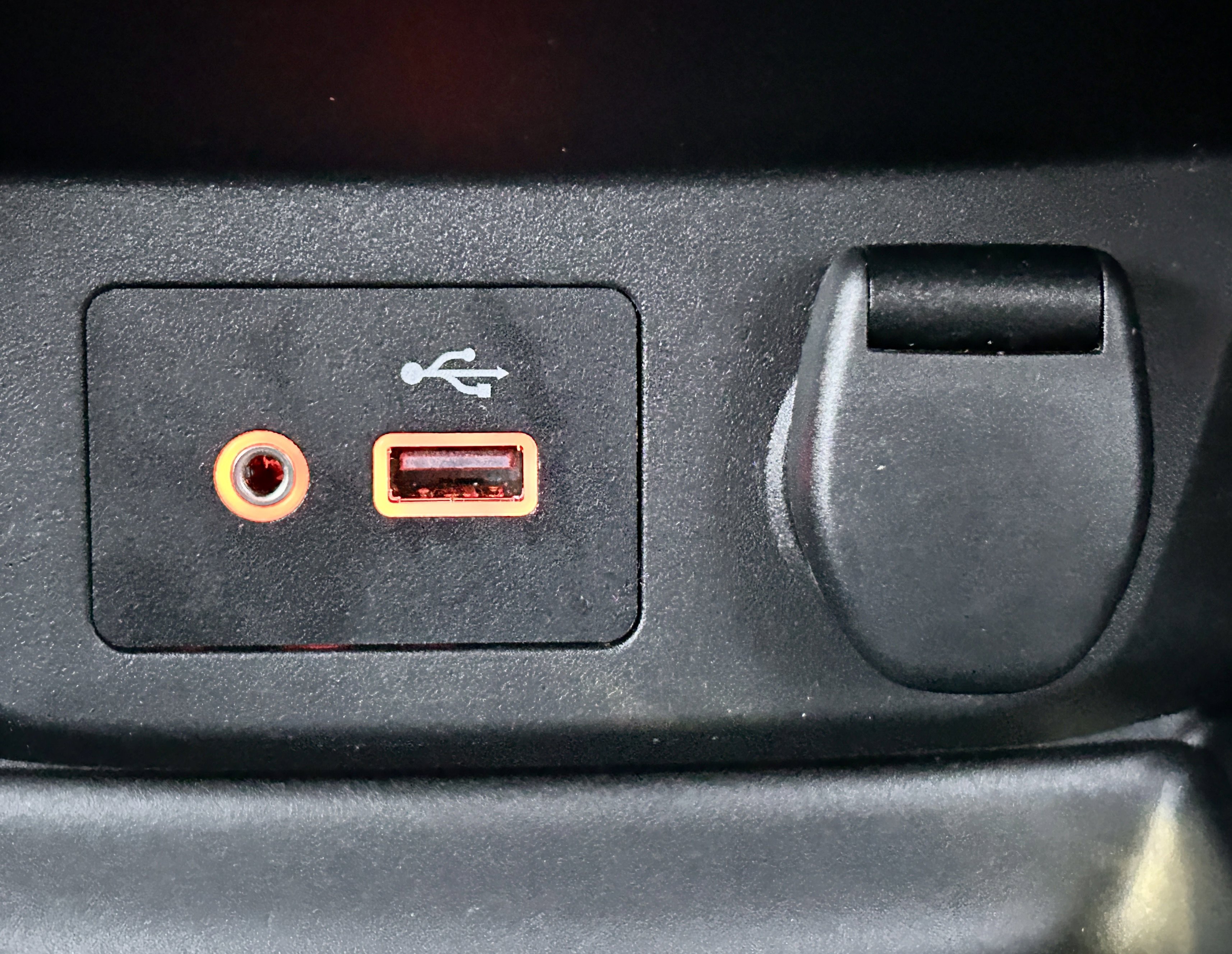 Used 2020 Nissan Rogue SV image 32