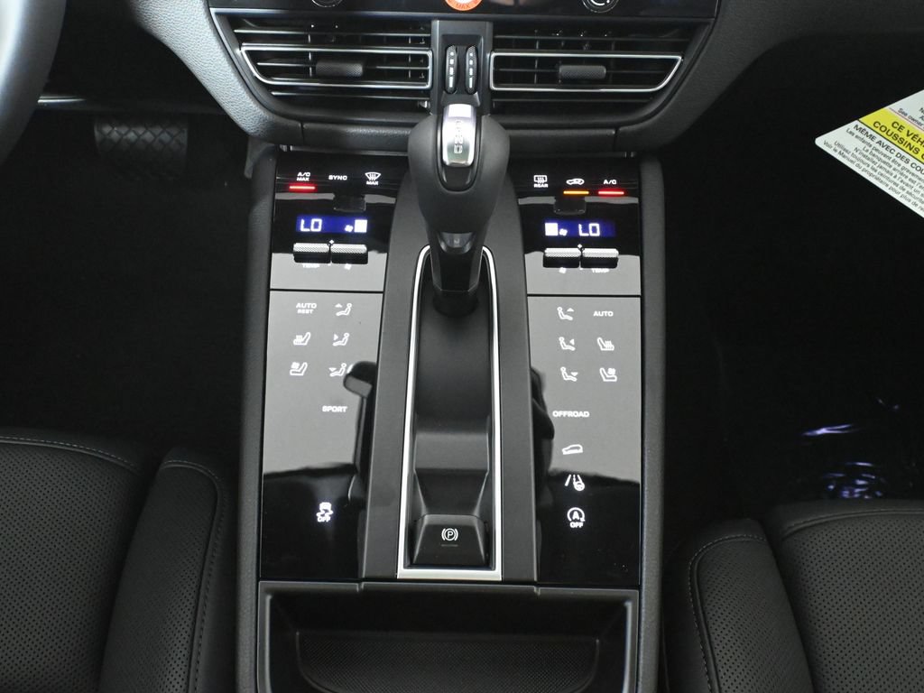 New 2026 Porsche Macan AWD/4WD image 24