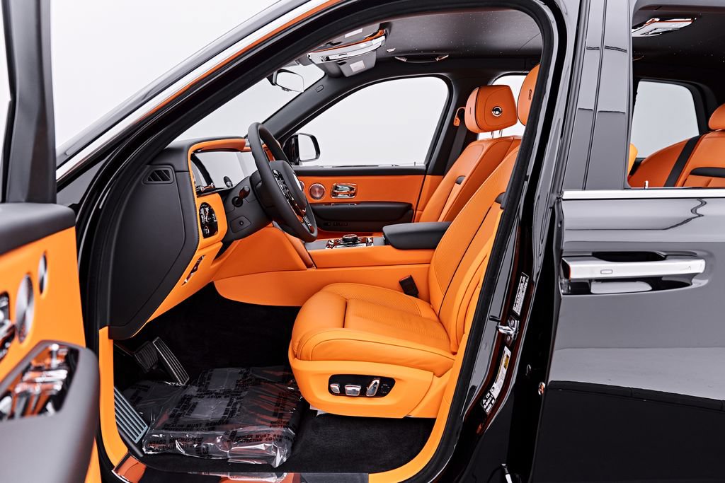Used 2026 Rolls-Royce Cullinan AWD/4WD image 43
