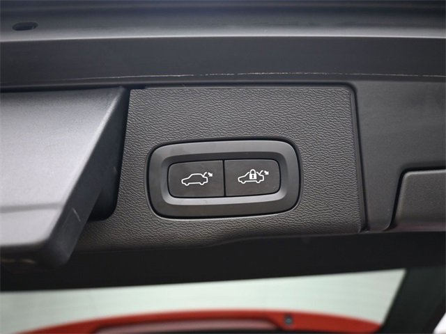 Used 2023 Volvo XC60 B5 Plus w/ Protection Package Premier image 32