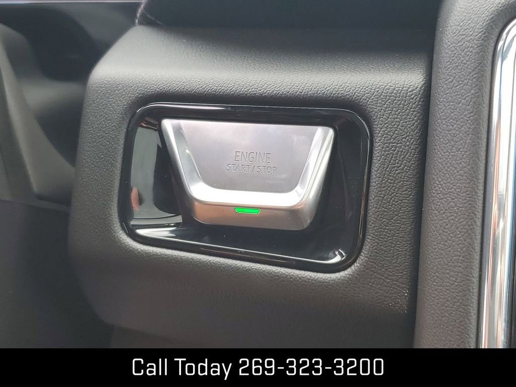 New 2025 GMC Yukon XL Denali w/ Denali Reserve Package image 19