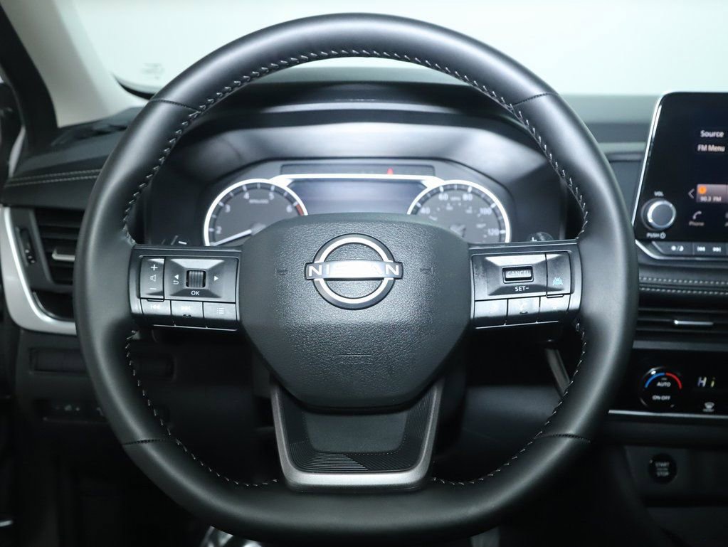 Used 2025 Nissan Rogue SV image 20