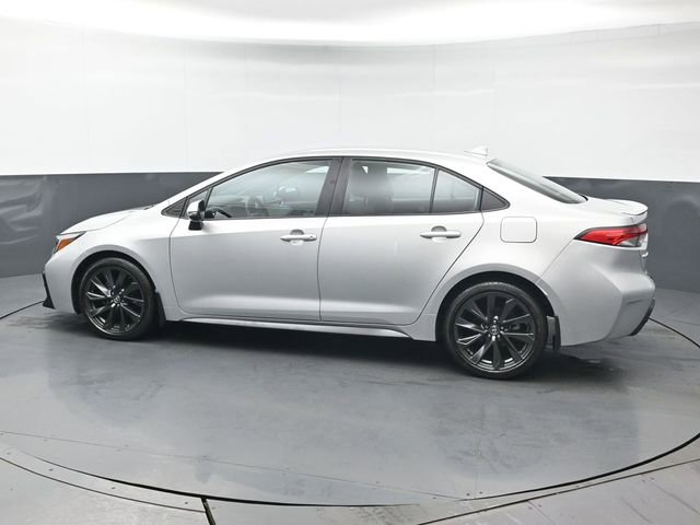Used 2024 Toyota Corolla SE image 3