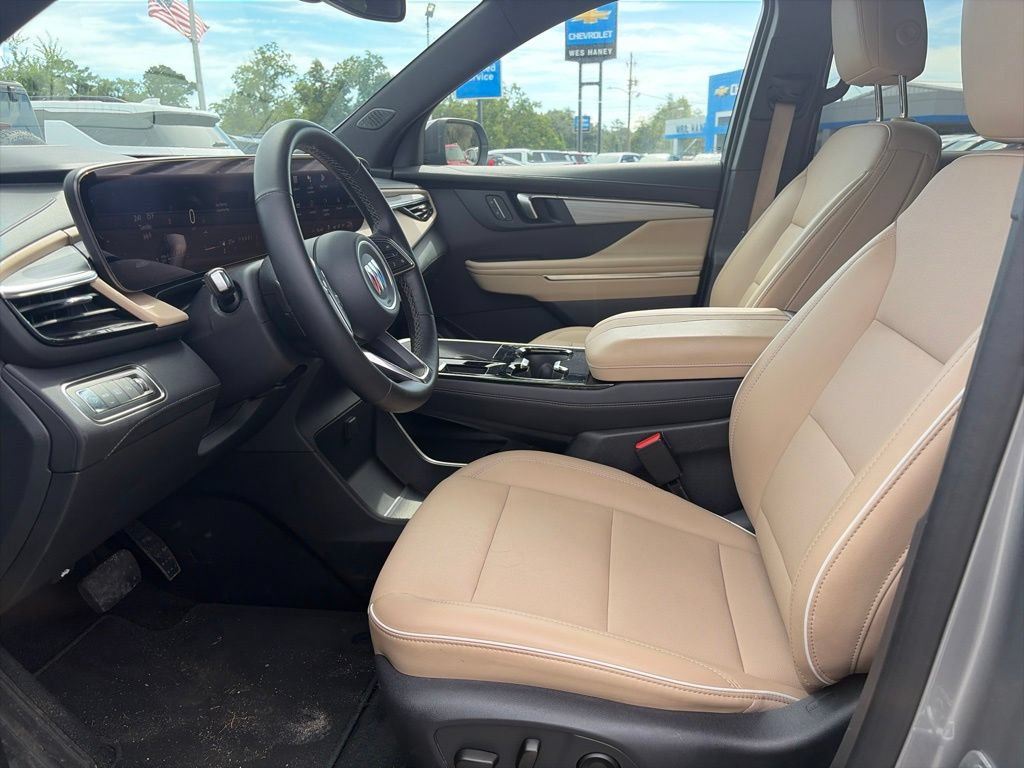 Used 2025 Buick Enclave Preferred FWD image 17