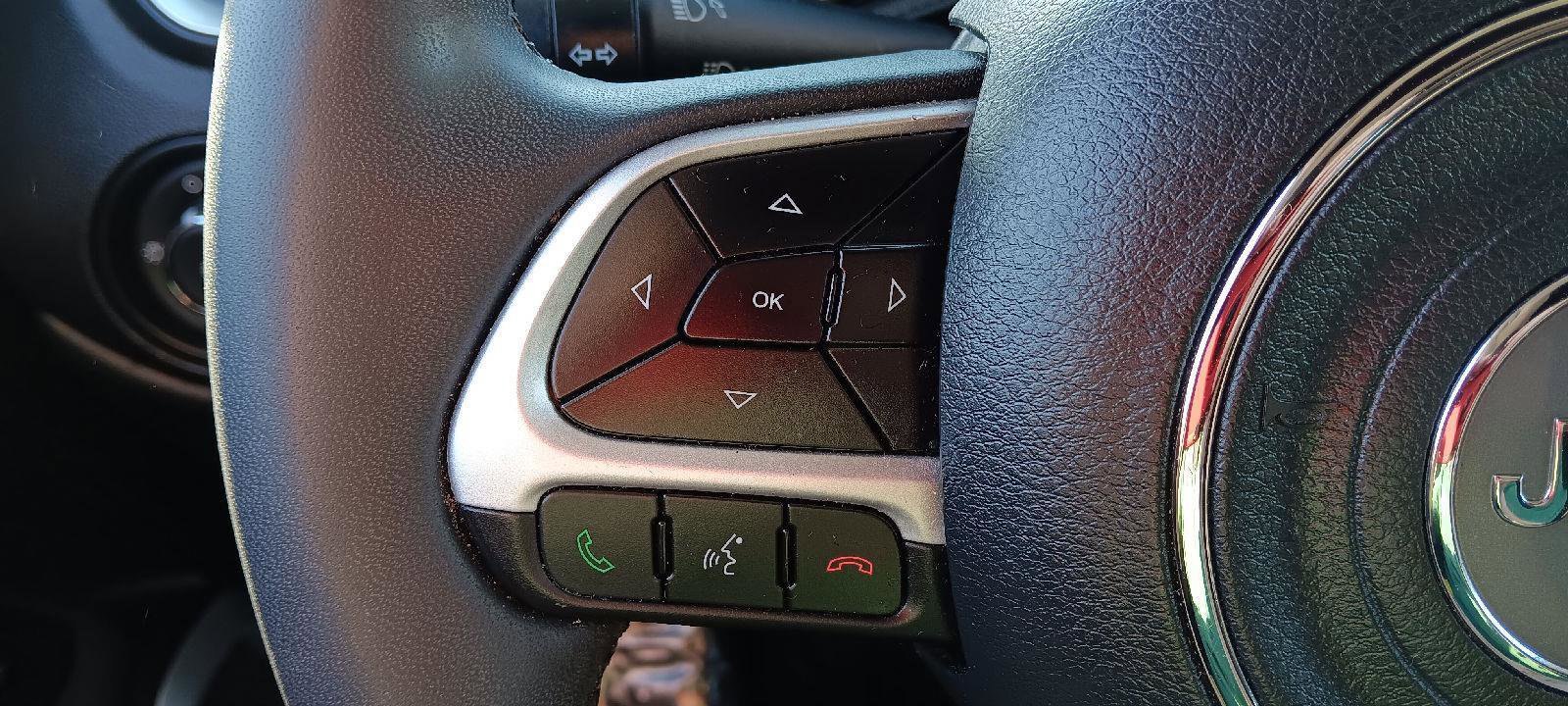 Used 2018 Jeep Renegade Latitude image 16